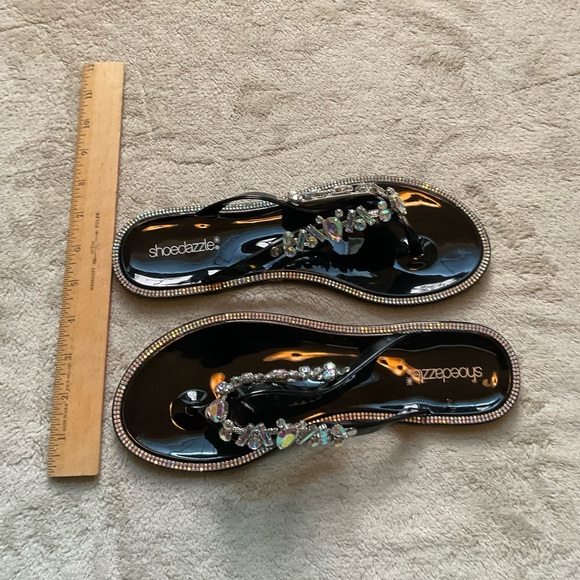 Stylish slip on embellished thong sandals in black by Shoe Dazzle. - Picture 4 of 6